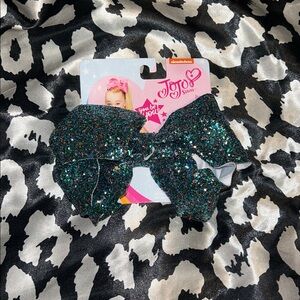 Jojo Siwa bow